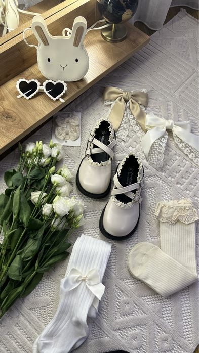 Нові туфлі на дівчинку різні розміри, молочні туфлі на дівчинку, туфлі