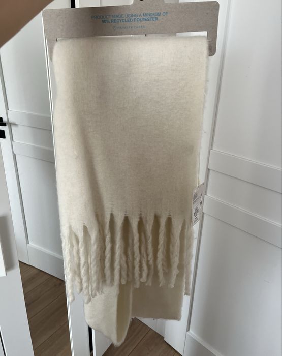 Szal z frędzlami Primark