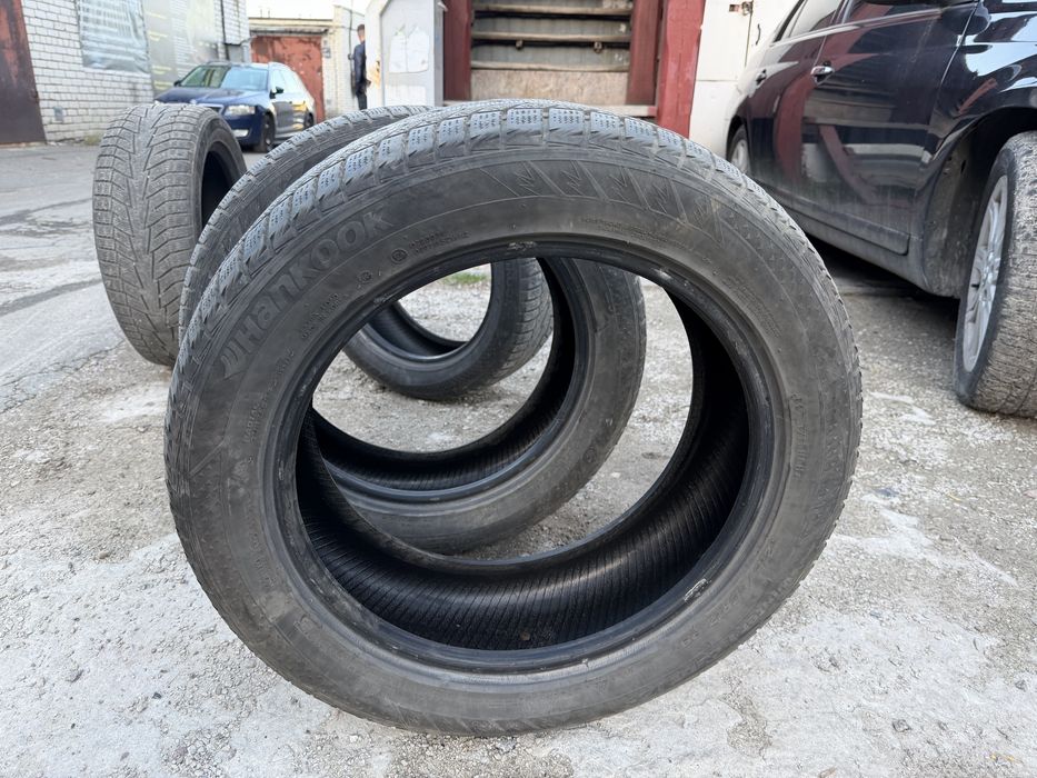 Шины зимние 215/55R17