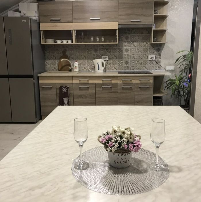 Будинок з терасою для працюючих ,чи сімї