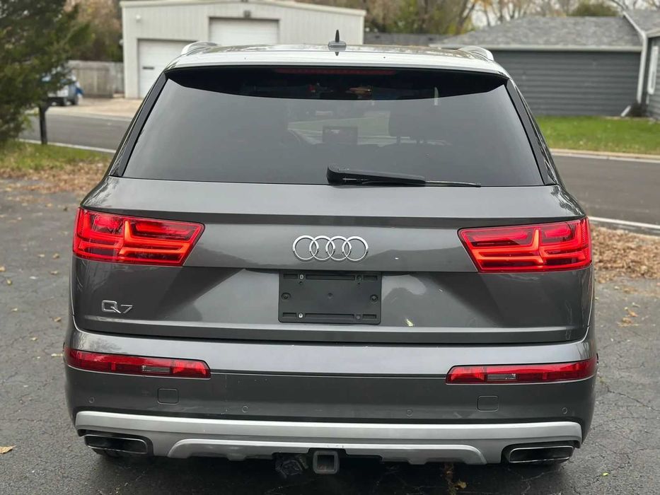 Audi Q7 2019 Premium Plus — большой премиум для семьи и путешествий