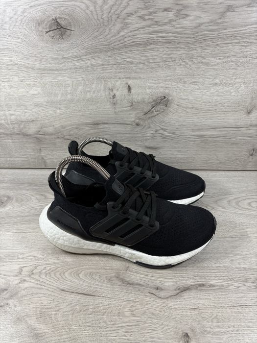 Adidas UltraBoost жіночі кросівки 37 розмір