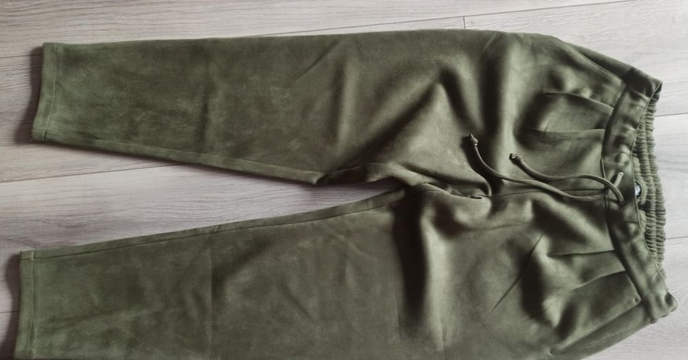 Nowe spodnie khaki, gumka w pasie