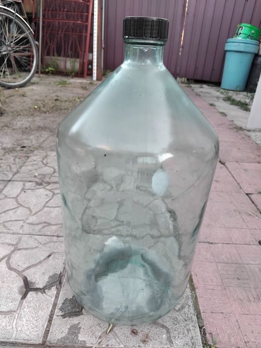 Продаётся бутыль.