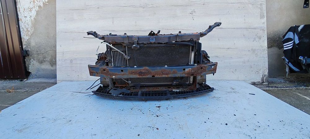 Pas Przedni kompletny TOYOTA COROLLA DIESEL 2009r.