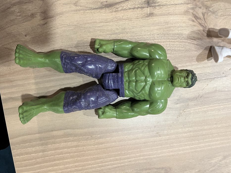 Bonecos marvel praticamentes novos! Vendo porque o meu filho nao brinc