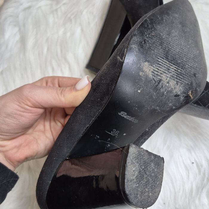 Eleganckie klasyczne  buty na obcasie Bata  36