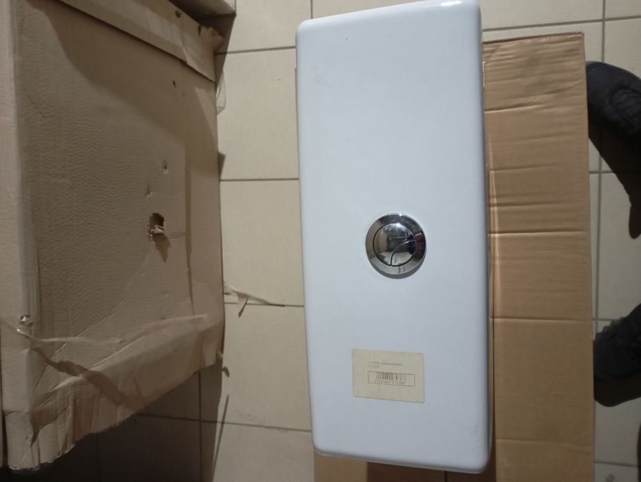 Бак для унитаза ceresit colour clean on