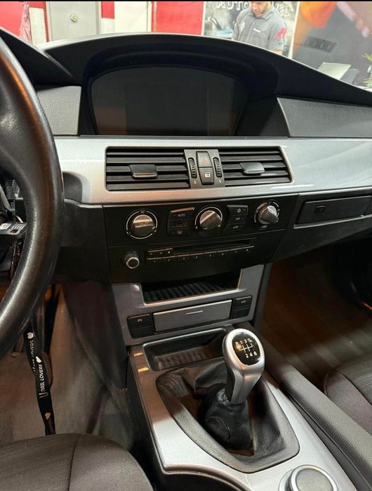 Impecável BMW 520d