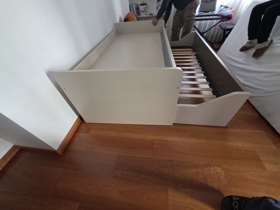 Cama solteiro com gavetão bom estado