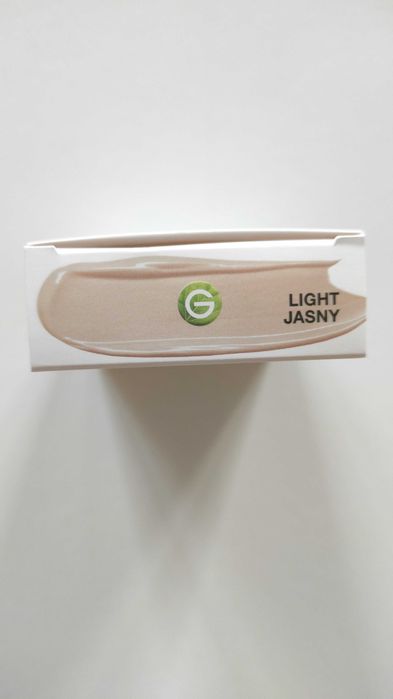 Krem fluid z witaminą C Wonder Tint Garnier Vitamin C SPF50+ Light