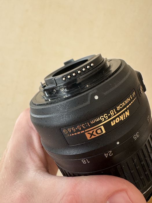 Обьектив Nikon 18-55