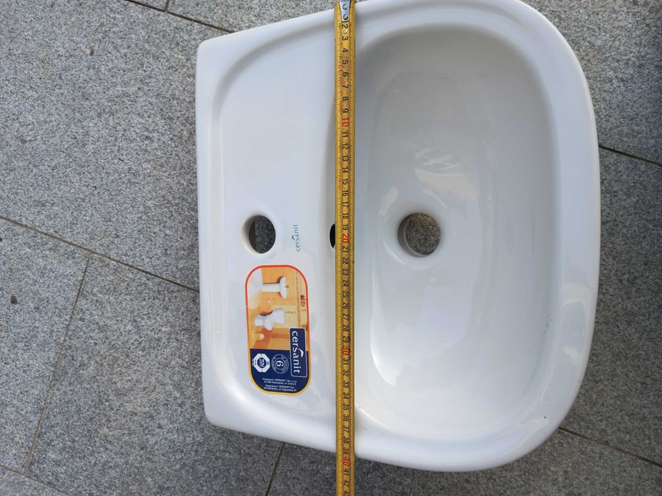 Nowa umywalka Cersanit 40