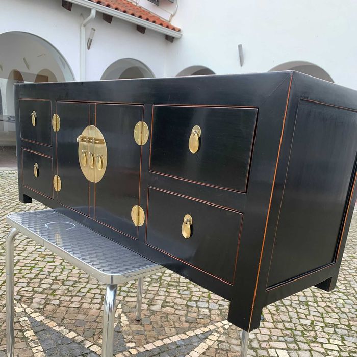 Elegante Aparador / Móvel Estilo Oriental