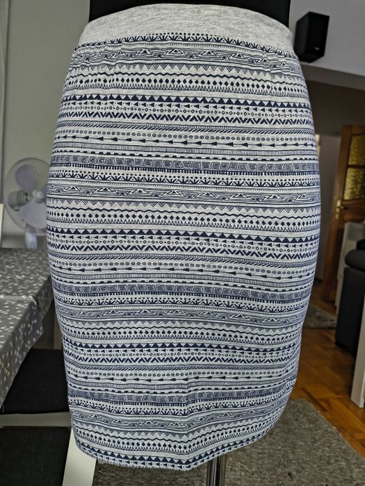 Szara spódnica wzory paski mini 152,