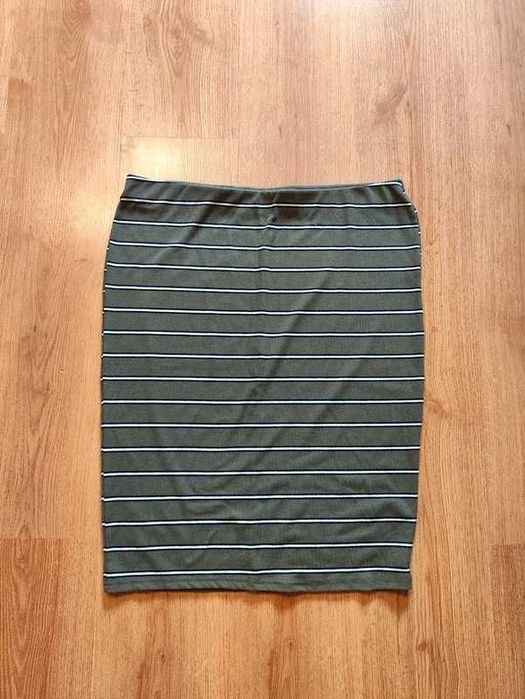 Spódnica dopasowana ołówkowa w paski