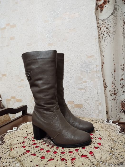 Продам сапожки шкіряні розмір 40