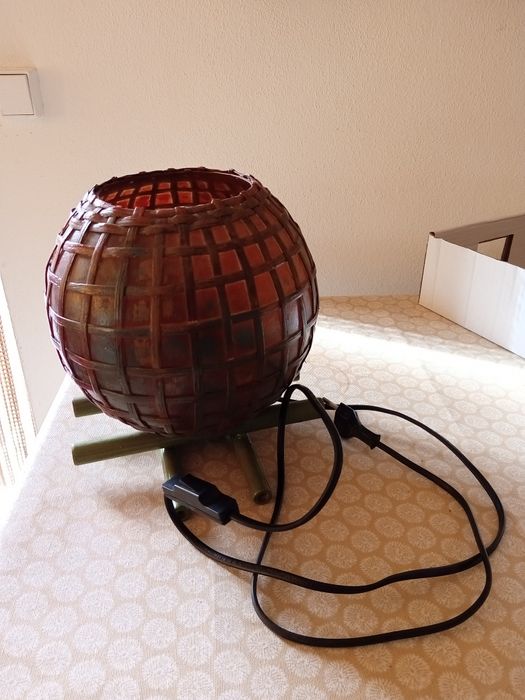 Candeeiro de mesa, invulgar