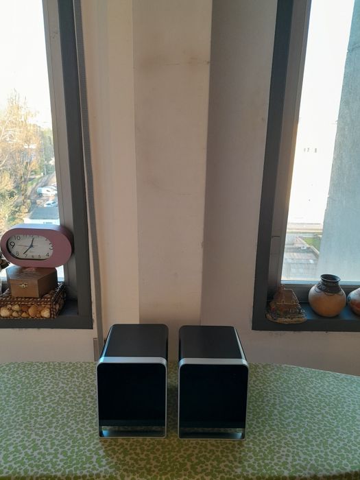 Vendo Conjunto de Colunas de Som muito bonitas como novas