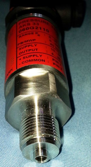 Датчик перетворювач тиску DANFOSS AKS 33 060G2110 0 - 25 Бар 4 - 20 мА
