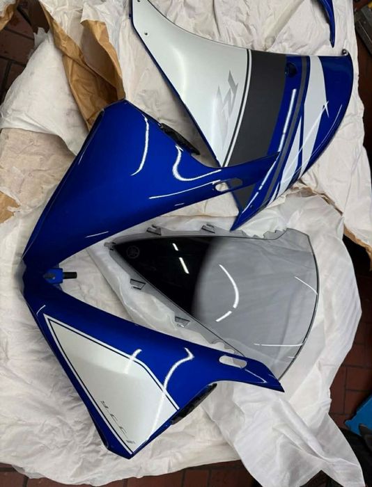 Caranagens Yamaha R1