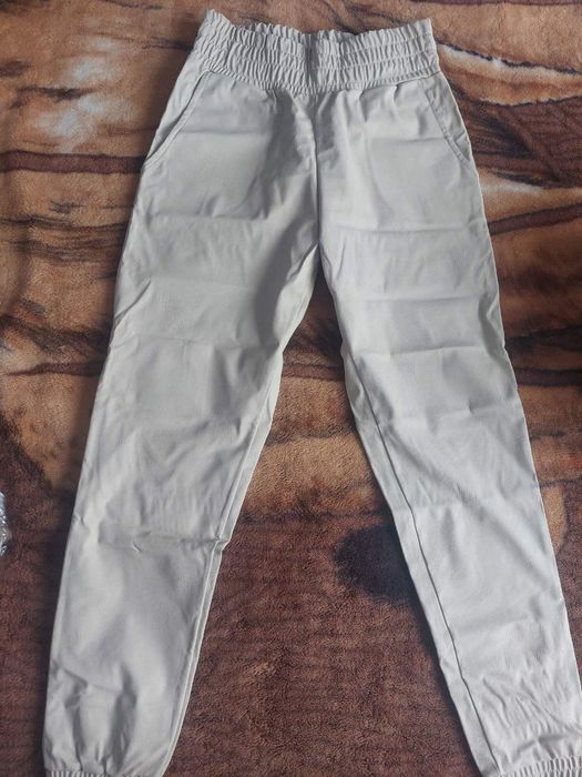 Продам 2 штанів жіночих