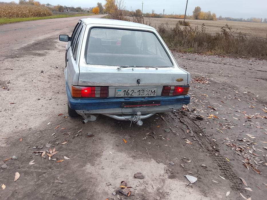 автомобіль форд ескорт