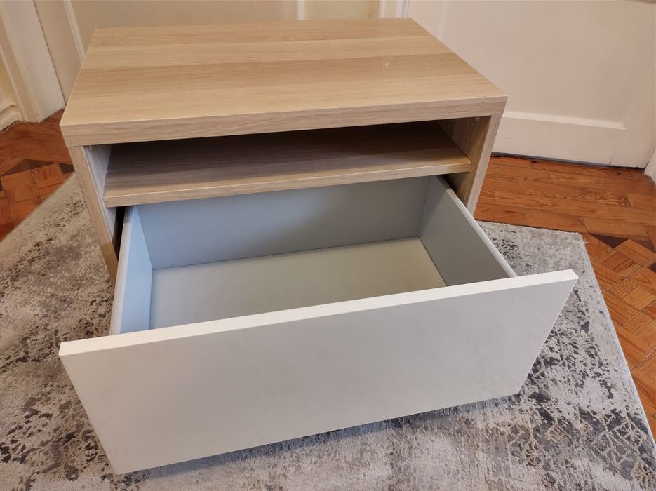 Móvel apoio besta Ikea