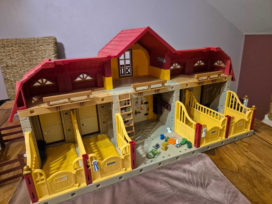 Playmobil 5221 bardzo duza stadnina koni