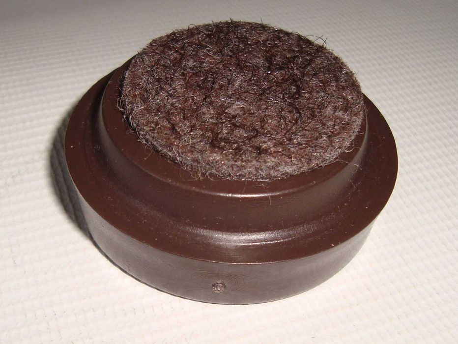 Подкладка подставка под ножки мебели пластик+фетр 50х20 мм.