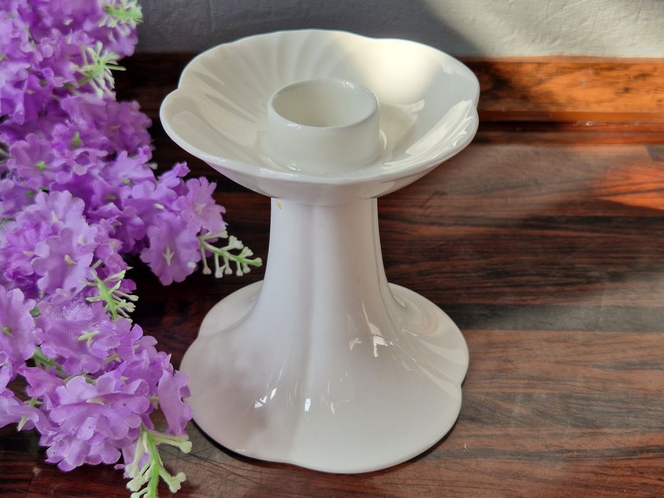 Porcelanowy biały świecznik Villeoy & Boch