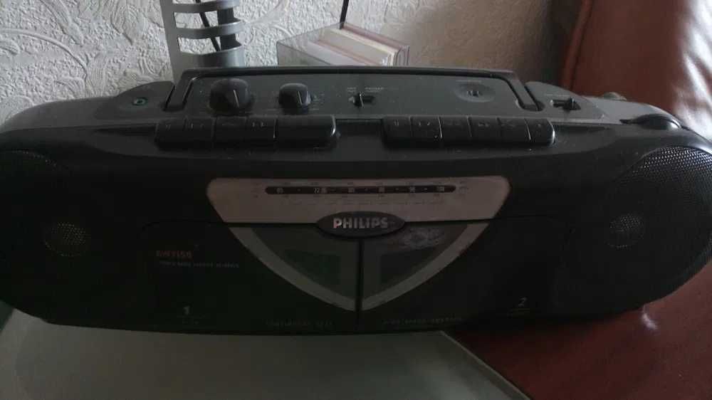 Магнитофон Philips