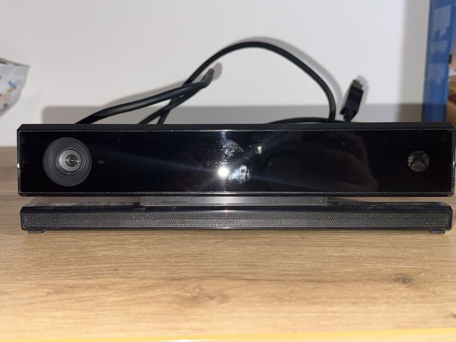 Xbox one z padem kinecktem i grą