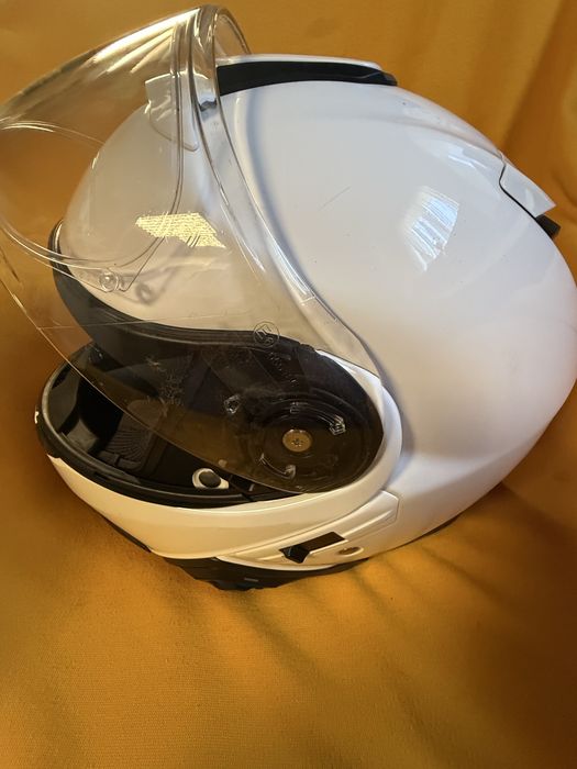 Shoei Neotec2.