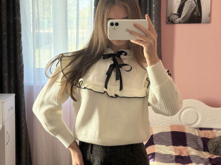Вʼязана кофтинка