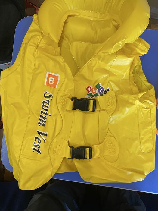 Надувной жилет для ребенка 3-6 лет