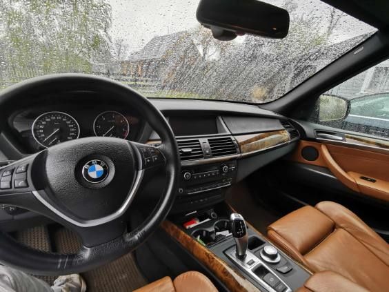 Bmw x5 e70 3.0d 300km