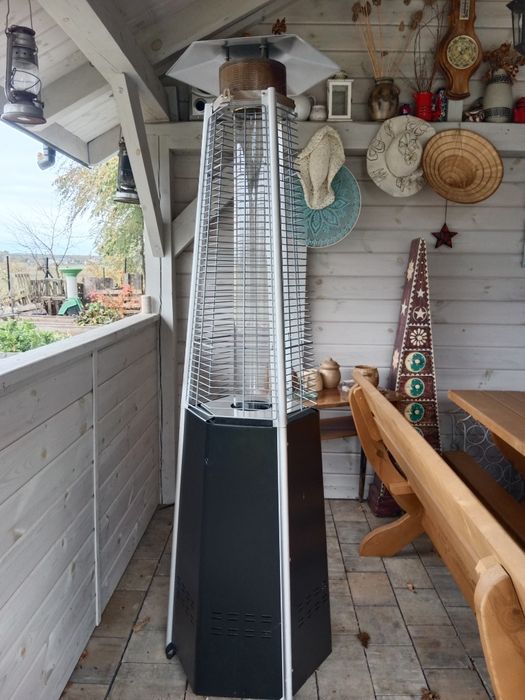 Promiennik , lampa ogrodowa lub tarasowa gazowa