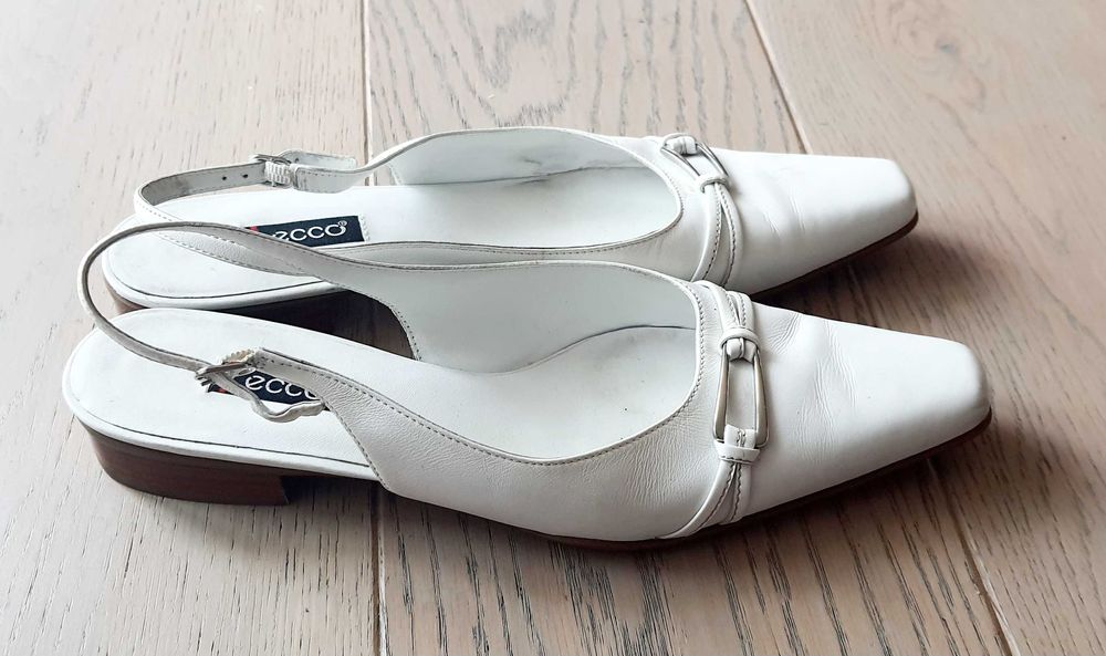 Buty skórzane ECCO rozmiar 40 damskie białe obcas