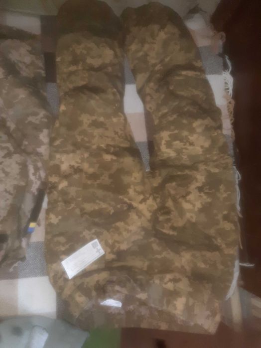 Куртка і штани військові