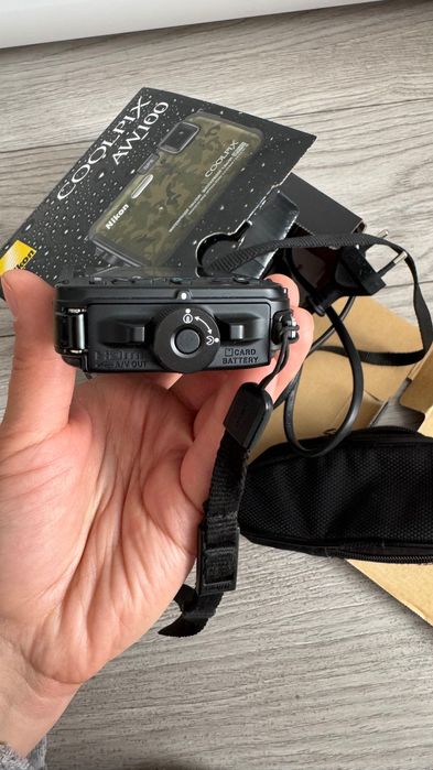 Фотоапарат Nikon COOLPIX AW100