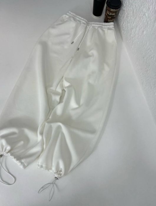 Жіночі штани джогери і прямі на фіксаторах на флісі