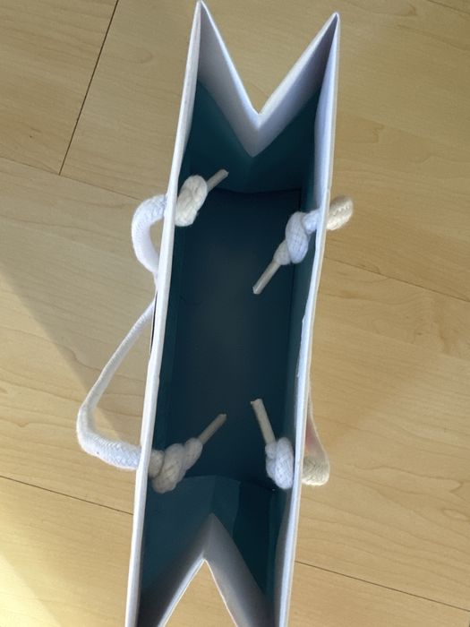 Patrizia Pepe mała torebka papierowa prezentowa w ważki 16/20