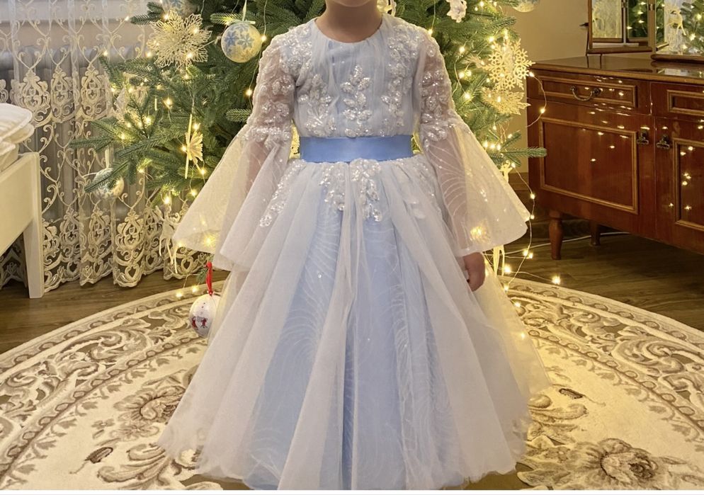 Святкова сукня для дівчинки