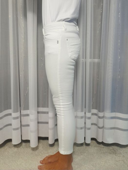 Białe jeansy 7/8 XS / S