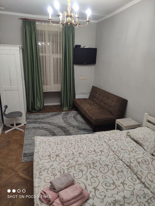 Подобово квартира на площі Ринок