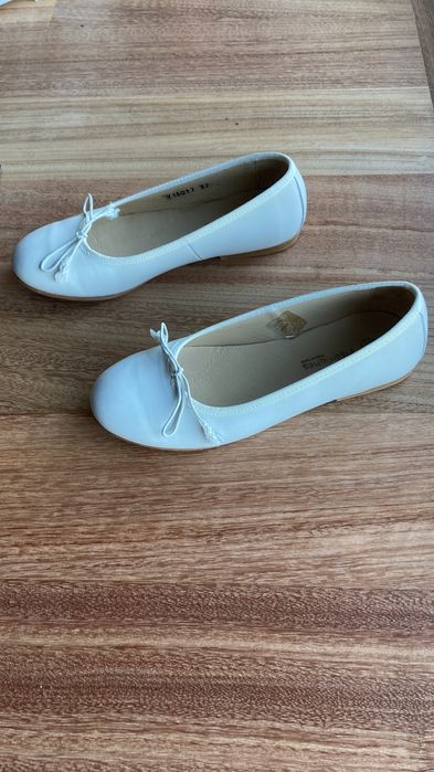 Sabrinas de cerimónia cor pérola Pisamonas tamanho 37