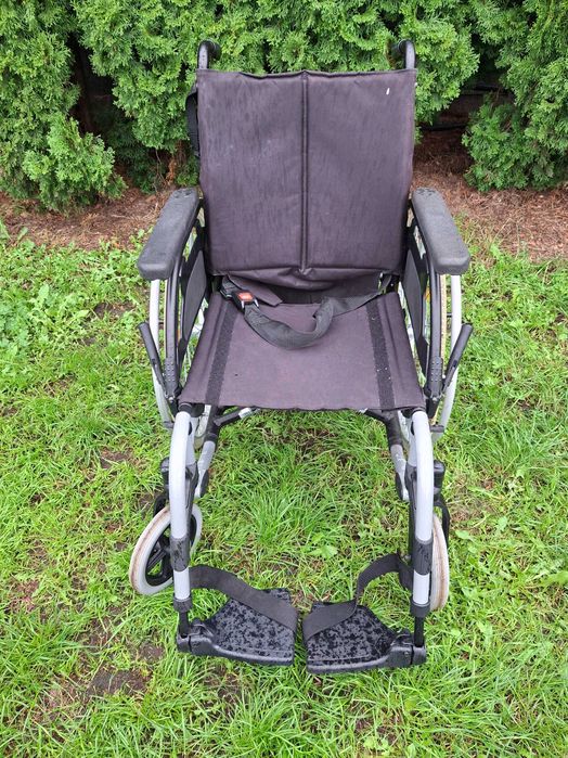 Wózek inwalidzki Breezy Basix2 43 cm