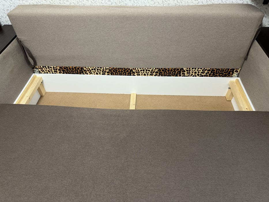 Диван розкладний в чудовому стані