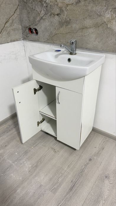 Умивальник, тумба, змішувач, сифон